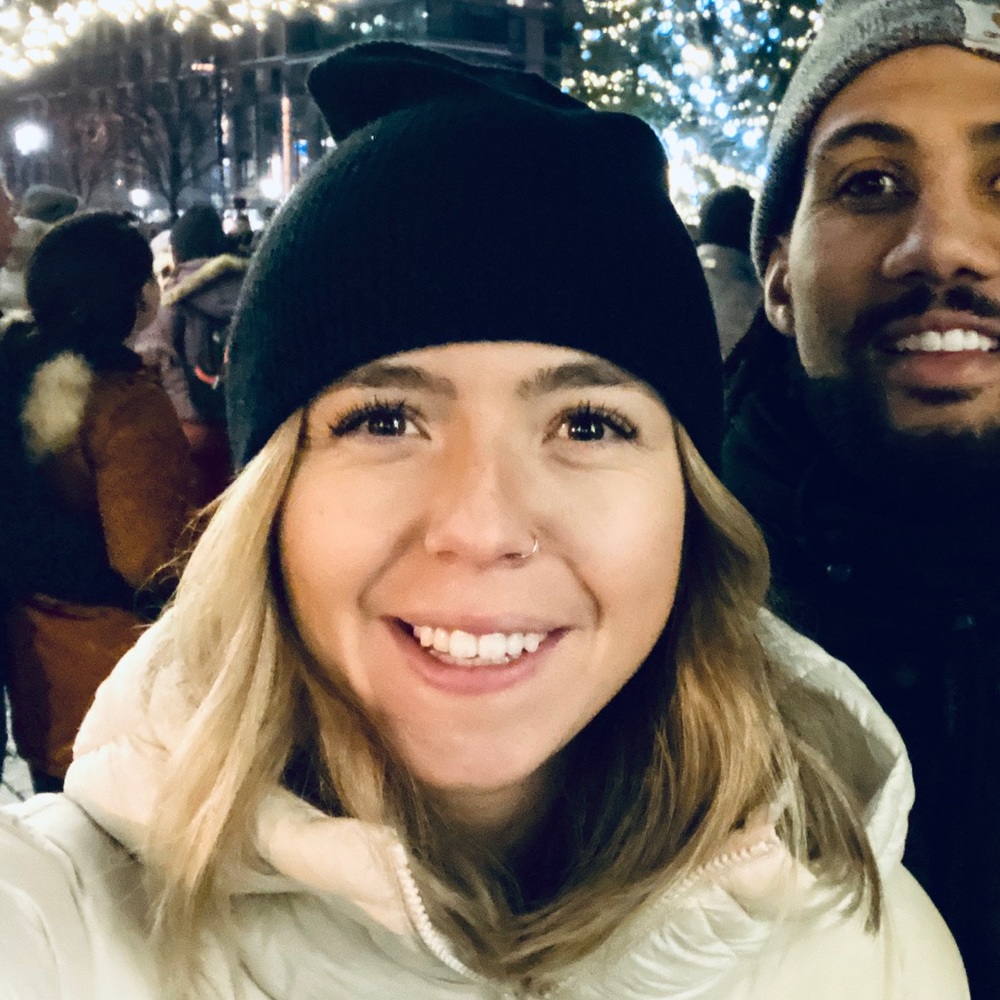 Meet your Posher, Mirela